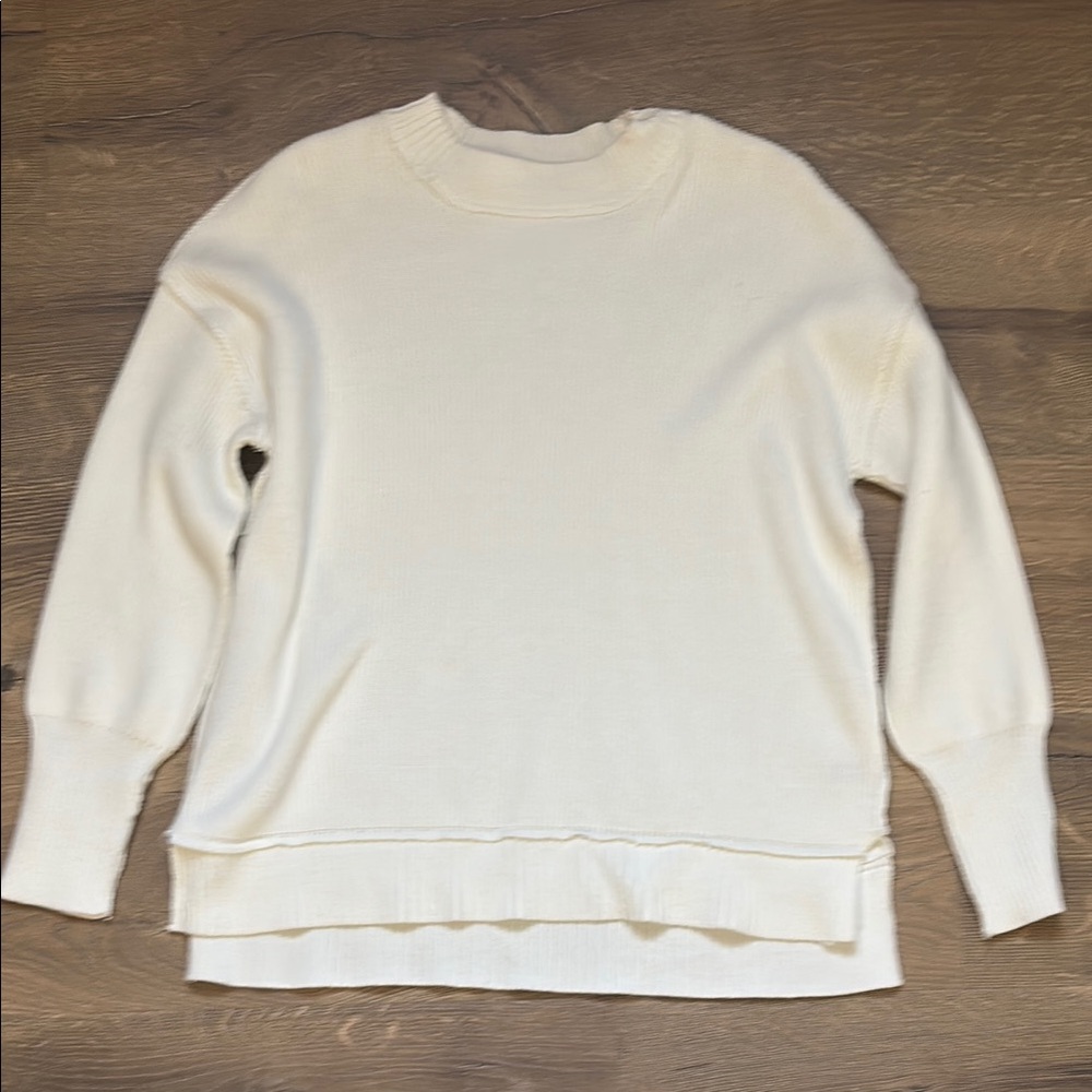 White Crew Neck Sweater with Ribbed Texture